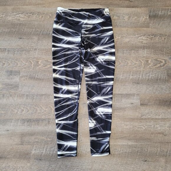 VICTORIA SPORT | Knockout Tight Leggings Patterned | Sz. M - Picture 3 of 6